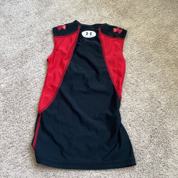 Under Armour youth fitted heat gear medium - Picture 2 of 3